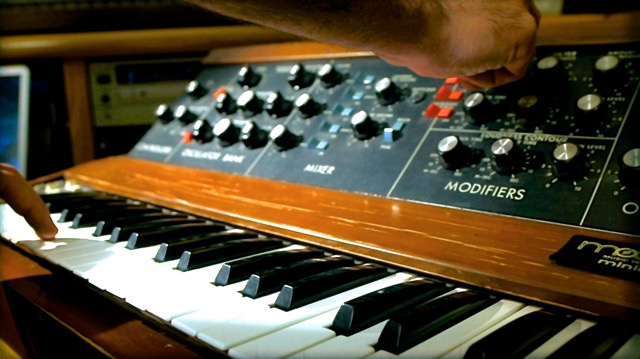 Playing MiniMoog