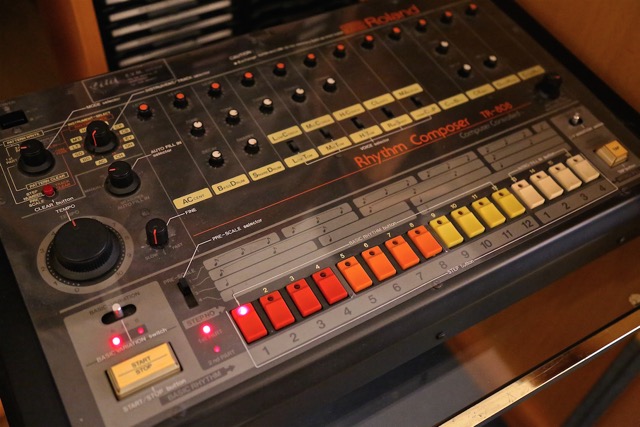 TR808
