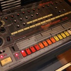 TR808